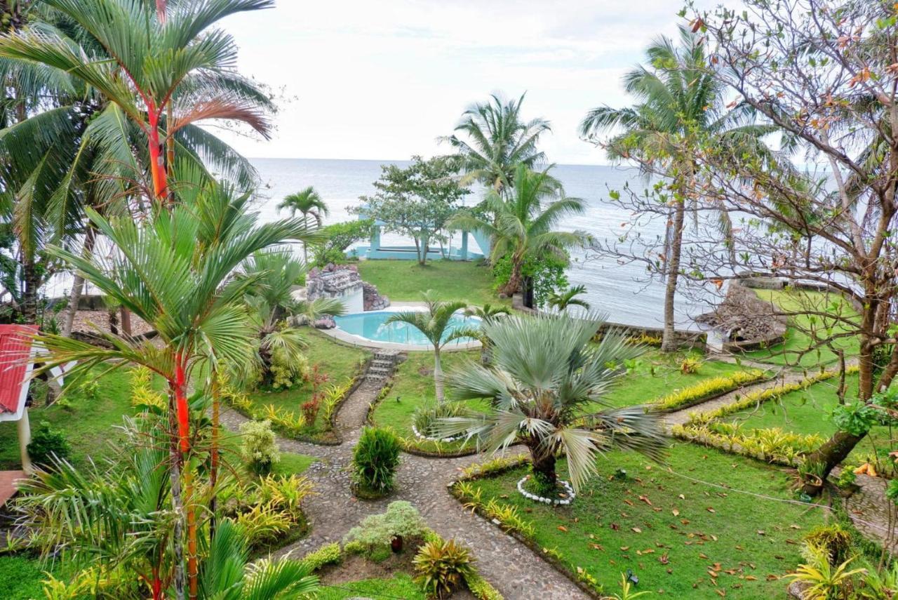 Puesta Del Sol Beach Bungalows And Restobar Mambajao Exterior photo