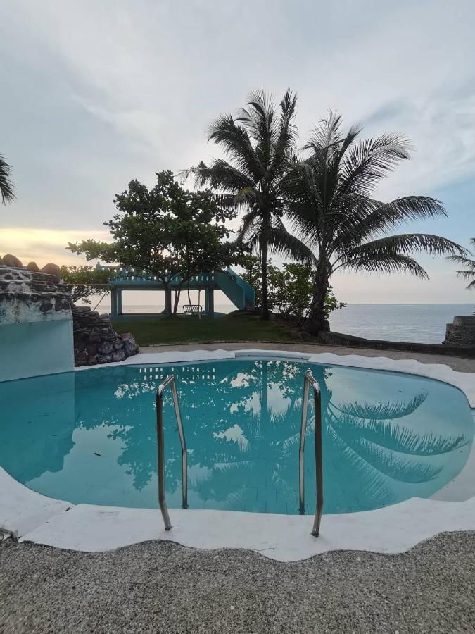 Puesta Del Sol Beach Bungalows And Restobar Mambajao Exterior photo