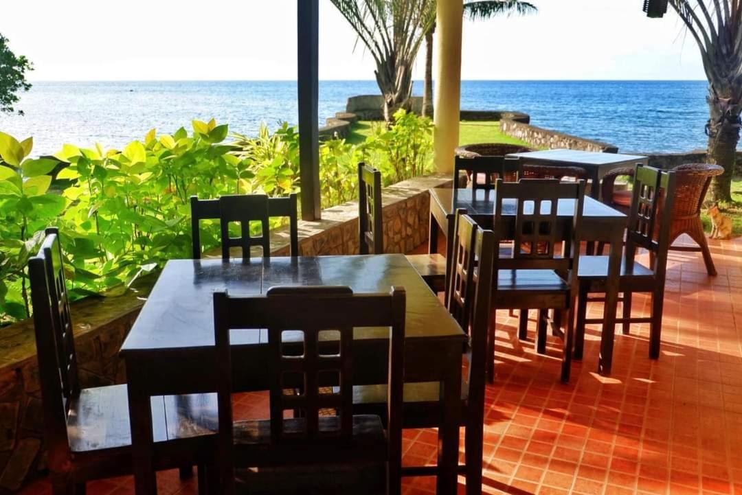 Puesta Del Sol Beach Bungalows And Restobar Mambajao Exterior photo