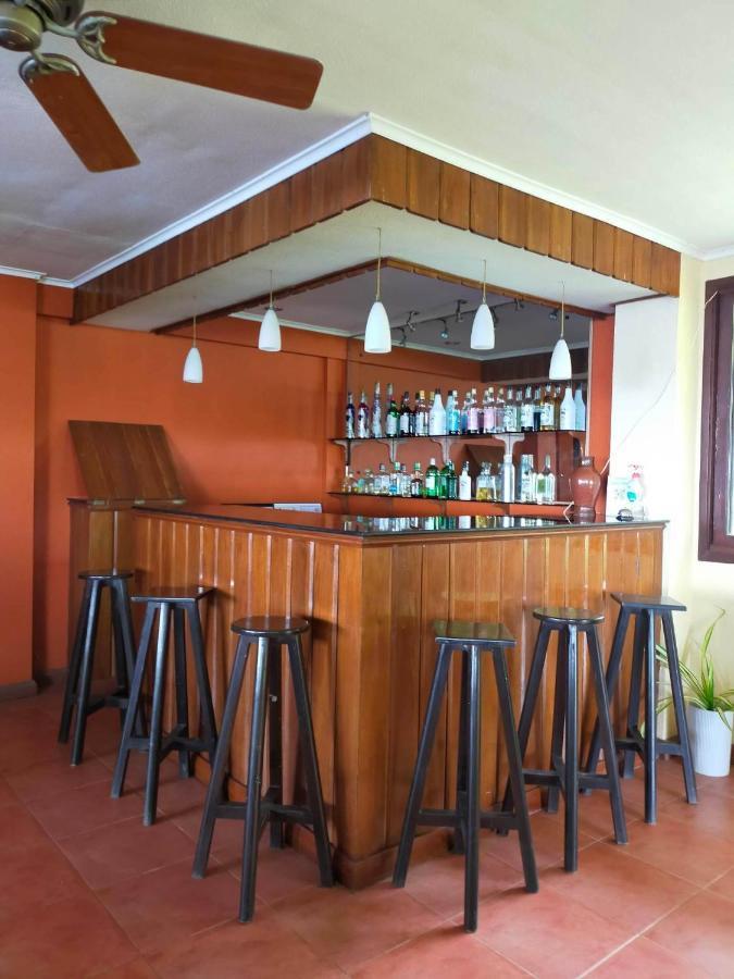 Puesta Del Sol Beach Bungalows And Restobar Mambajao Exterior photo